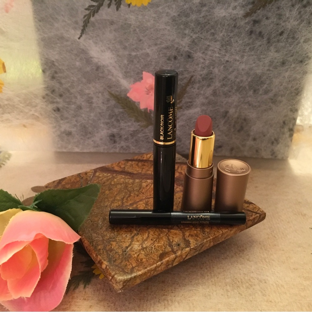 BUNDLE OF FAVORITES.  MASCARA,LINER, & LIPSTICK